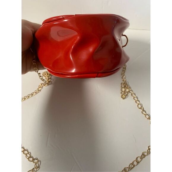 Strawberry Design chain crossbody bag - Picture 7 of 7